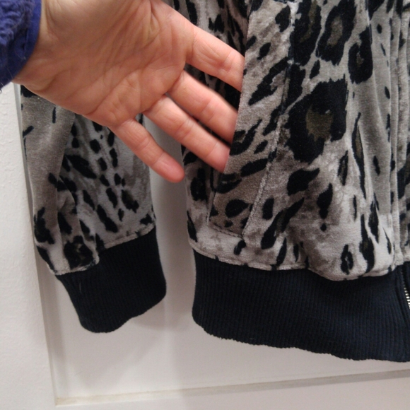 SOFT Velour leopard animal print spots athleisure zipper jacket - Picture 4 of 8
